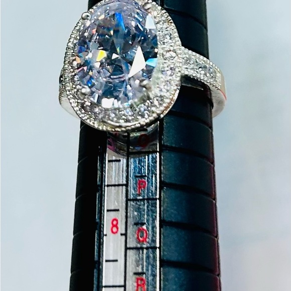 Ring Sz7 Dazzling Silver White Topaz Ring NWT~ the best sparkle! - Picture 3 of 4